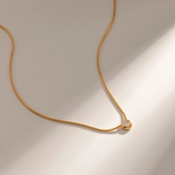 Sia bezel diamond necklace - Image 2