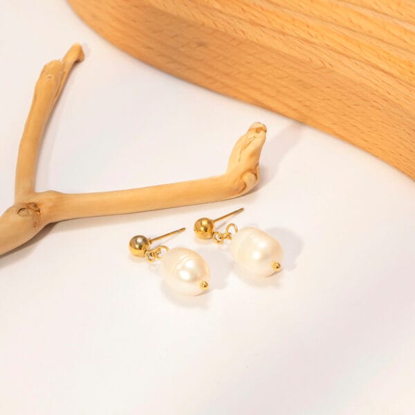 Taylor Pearl Earrings - Image 3