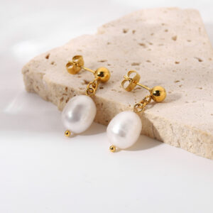 Taylor Pearl Earrings