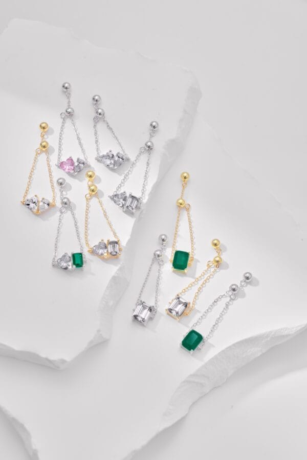 Toi et Moi Chain Ring in Heart and Emerald Cut - Image 5
