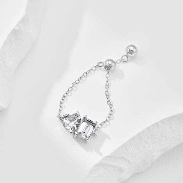 Toi et Moi Chain Ring in Heart and Emerald Cut - Image 4