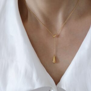 Pia teardrop necklace