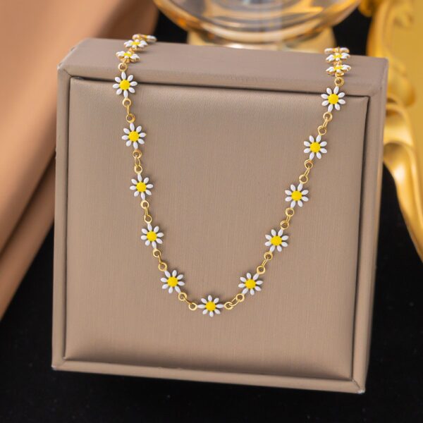 Diasy Necklace